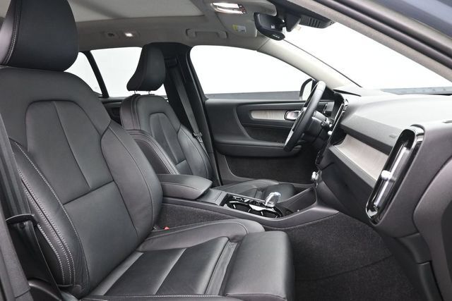 Used 2023 Volvo XC40 B5 Ultimate w/ Protection Package Premier AWD/4WD image 35