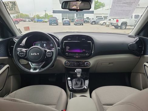 Used 2023 Kia Soul EX FWD image 12