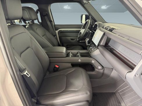 New 2026 Land Rover Defender 110 X-Dynamic SE AWD/4WD image 24