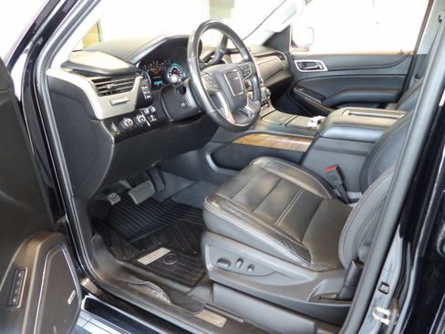 Used 2020 GMC Yukon XL Denali w/ Denali Ultimate Package AWD/4WD image 10