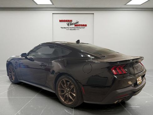 Used 2024 Ford Mustang GT Premium RWD image 3