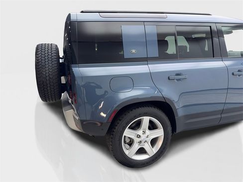 Used 2020 Land Rover Defender 110 SE image 16
