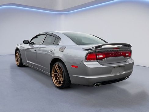 Used 2014 Dodge Charger SE image 5