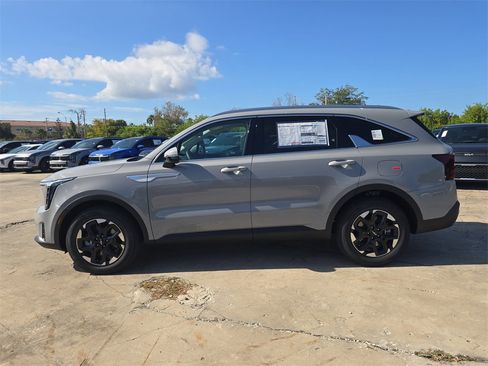 New 2026 Kia Sorento S image 5