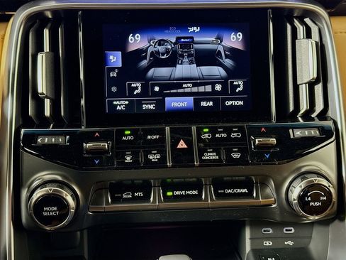 New 2026 Lexus LX 700h Luxury image 14