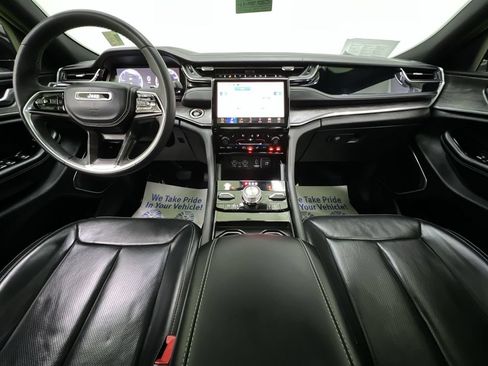 Used 2023 Jeep Grand Cherokee Overland AWD/4WD image 19