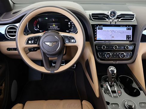 Used 2025 Bentley Bentayga Extended Wheelbase AWD/4WD image 16