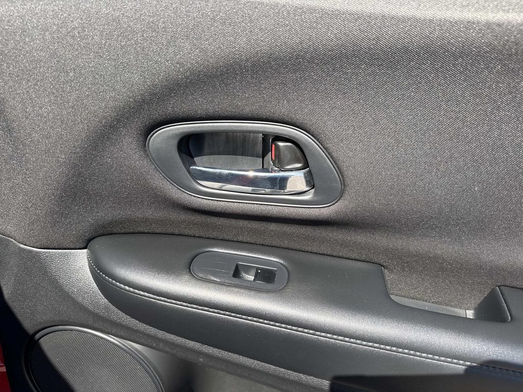 Used 2017 Honda HR-V LX image 16