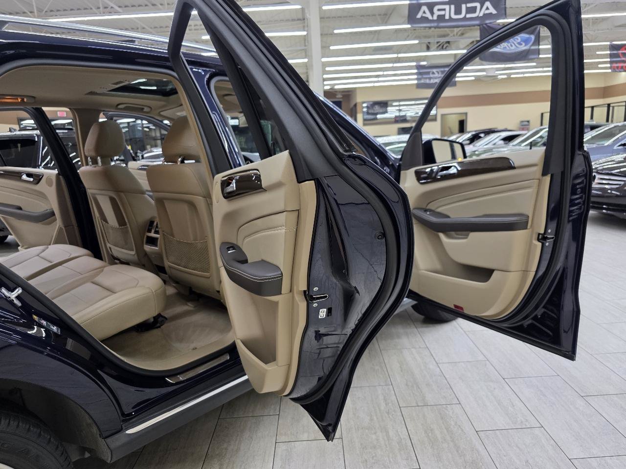 Used 2015 Mercedes-Benz ML 350 2WD w/ Premium 1 Package image 16