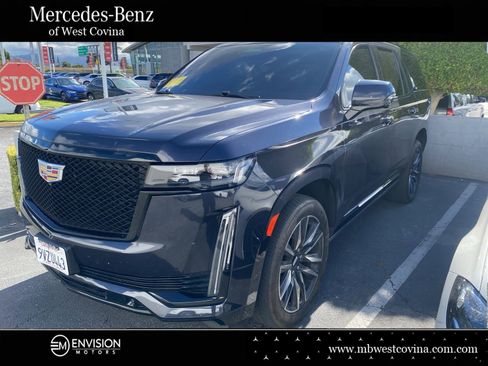 Used 2022 Cadillac Escalade Sport Platinum w/ Heavy-Duty Trailer Package AWD/4WD image 1