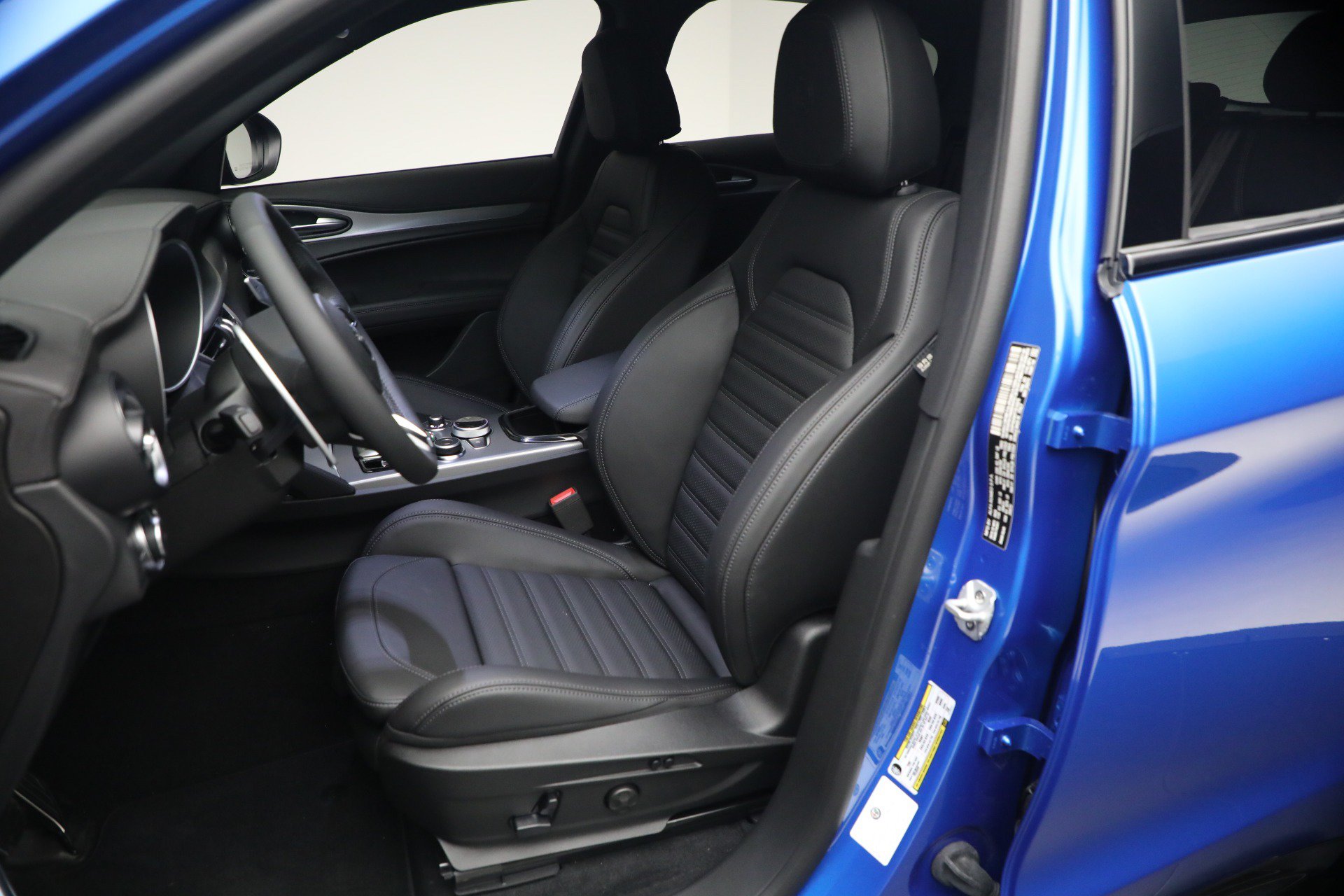 New 2026 Alfa Romeo Stelvio Sprint AWD/4WD image 17