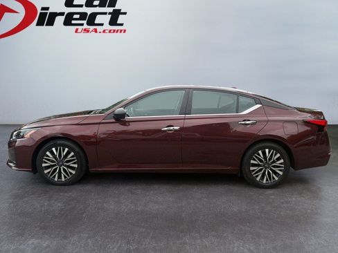 Used 2024 Nissan Altima 2.5 SV FWD image 3