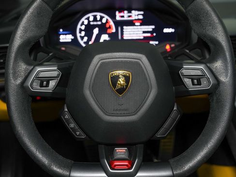 Used 2015 Lamborghini Huracan LP 610-4 AWD/4WD image 41