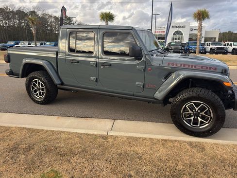 Certified 2025 Jeep Gladiator Rubicon image 3