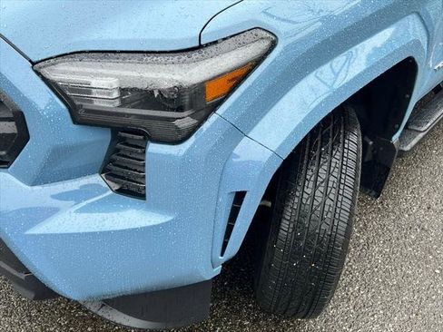 Certified 2026 Toyota Tacoma SR5 AWD/4WD image 3