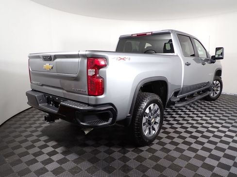 Used 2026 Chevrolet Silverado 2500 Custom w/ Custom Convenience Package AWD/4WD image 17