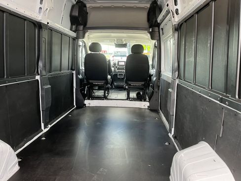 Used 2024 RAM ProMaster 3500 w/ Quick Order Package 22G SLT FWD image 14