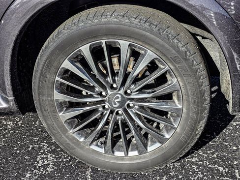 Used 2023 INFINITI QX80 Premium Select w/ All-Season Package image 7