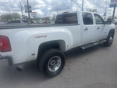 Used 2011 GMC Sierra 3500 SLE image 3