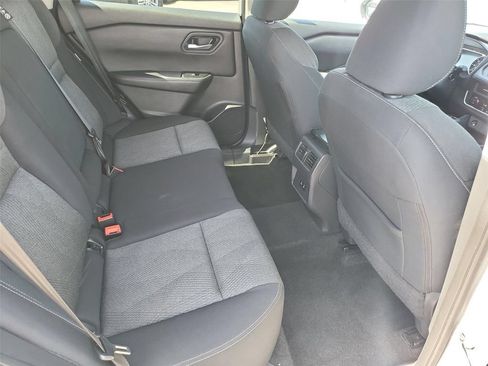 Used 2024 Nissan Rogue SV AWD/4WD image 18