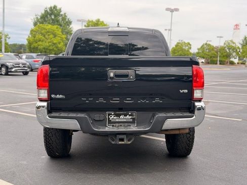 Used 2017 Toyota Tacoma TRD Off-Road w/ Tow Package (A/T) AWD/4WD image 13