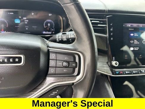 Used 2022 Jeep Wagoneer Series III w/ Premium Group I AWD/4WD image 19