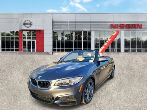 Used 2015 BMW M235i Convertible image 9