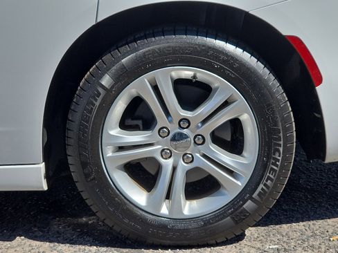 Used 2023 Dodge Charger SXT image 5