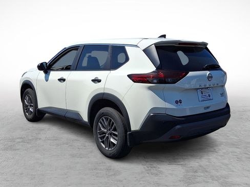 Used 2023 Nissan Rogue S AWD/4WD image 3