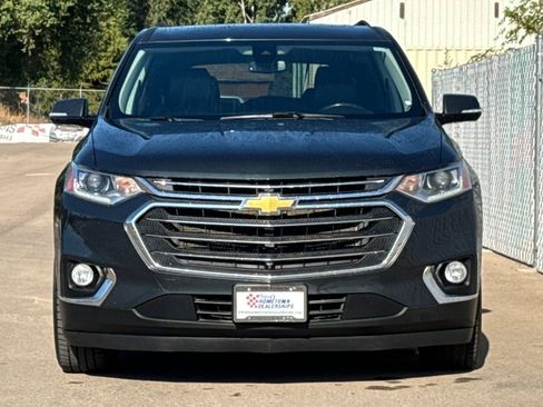 Used 2021 Chevrolet Traverse LT w/ LT Premium Package image 6