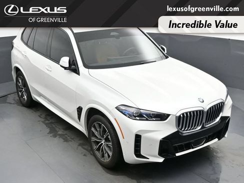 Used 2025 BMW X5 xDrive40i w/ M Sport Package AWD/4WD image 18