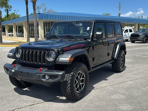 Used 2024 Jeep Wrangler Unlimited Rubicon AWD/4WD image 2