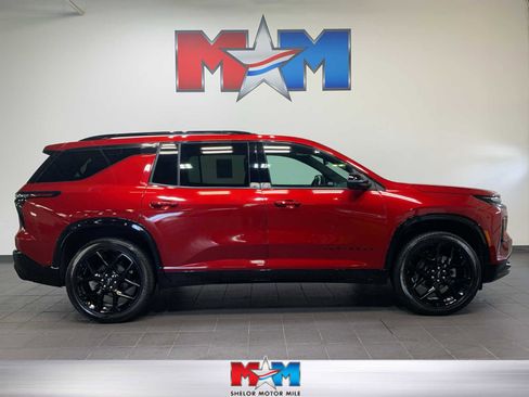 Used 2024 Chevrolet Traverse RS w/ LPO, Floor Liner Package image 1