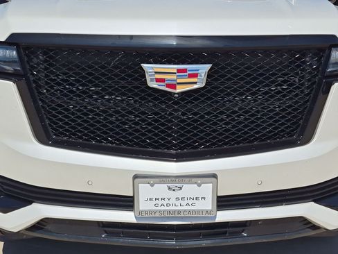 Used 2023 Cadillac Escalade Sport w/ Touring Package AWD/4WD image 10