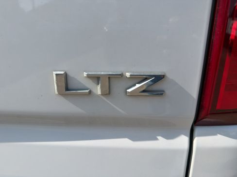 Used 2024 Chevrolet Silverado 1500 LTZ w/ Z71 Off-Road Package AWD/4WD image 18
