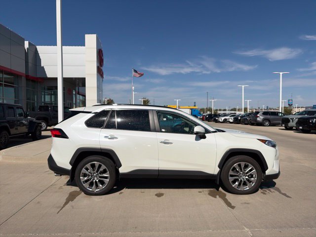 Used 2019 Toyota RAV4 Limited w/ Advanced Technology Package AWD/4WD image 8