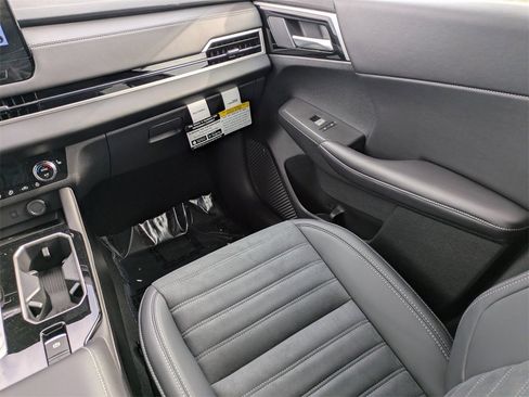 New 2026 Mitsubishi Outlander SE image 18