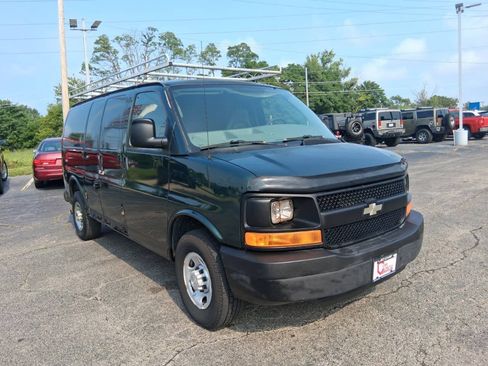 Used 2009 Chevrolet Express 3500 RWD image 3