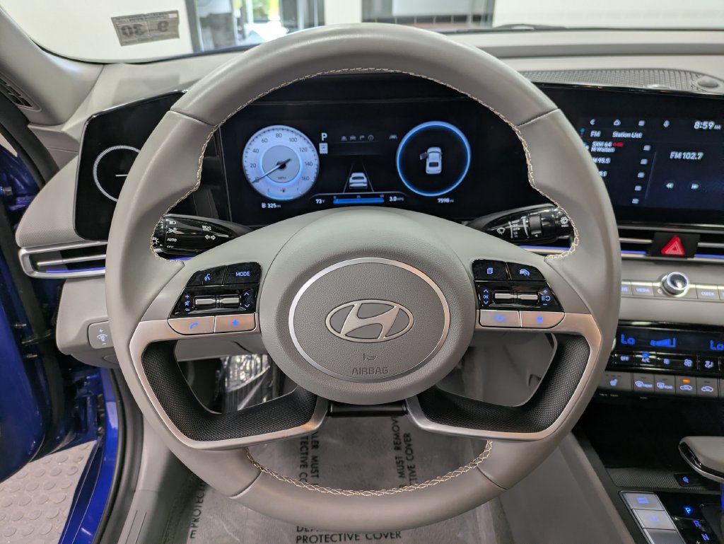 Certified 2025 Hyundai Elantra SEL w/ Cargo Package FWD image 19