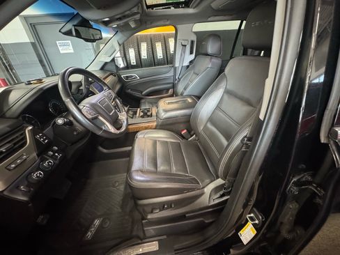 Used 2019 GMC Yukon Denali w/ Denali Ultimate Package AWD/4WD image 23