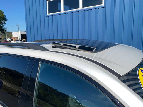 Used 2023 Chevrolet Traverse Premier w/ Redline Edition image 5