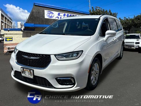 Used 2022 Chrysler Pacifica Touring-L FWD image 1