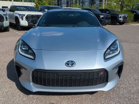 Used 2022 Toyota GR86 RWD image 9