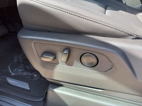 New 2026 GMC Sierra 1500 SLT AWD/4WD image 17