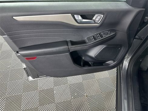 Used 2022 Ford Escape SEL image 21