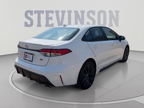 Used 2026 Toyota Corolla SE FWD image 5
