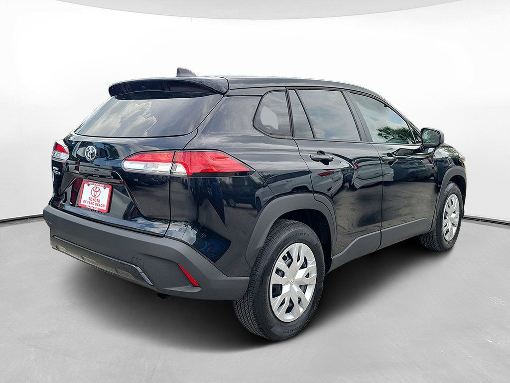 Used 2023 Toyota Corolla Cross L FWD image 4