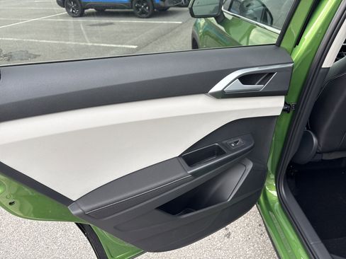 New 2026 Volkswagen Taos SEL image 12