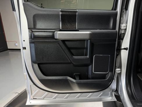 Used 2019 Ford F150 Platinum AWD/4WD image 16
