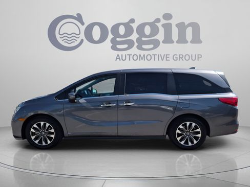 Certified 2024 Honda Odyssey EX-L image 3